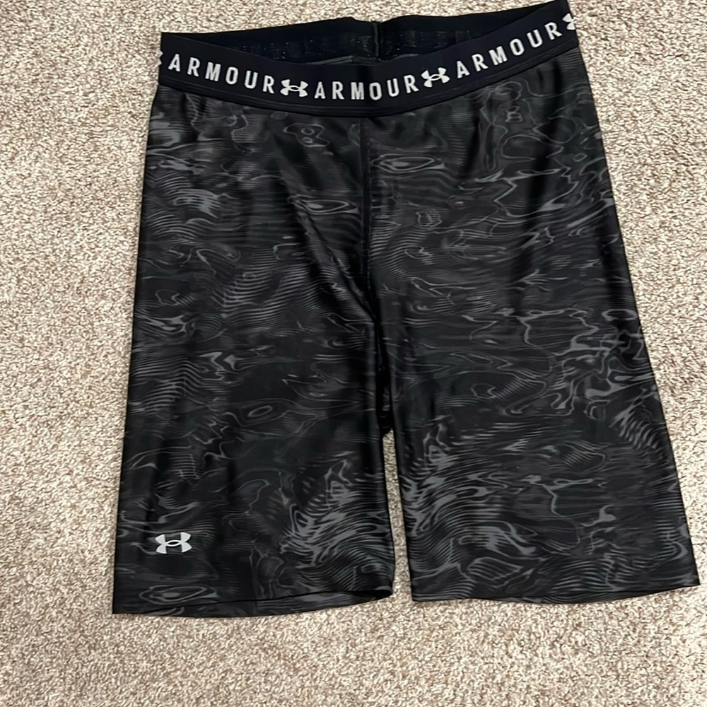 Women’s medium under Armour, black biker shorts